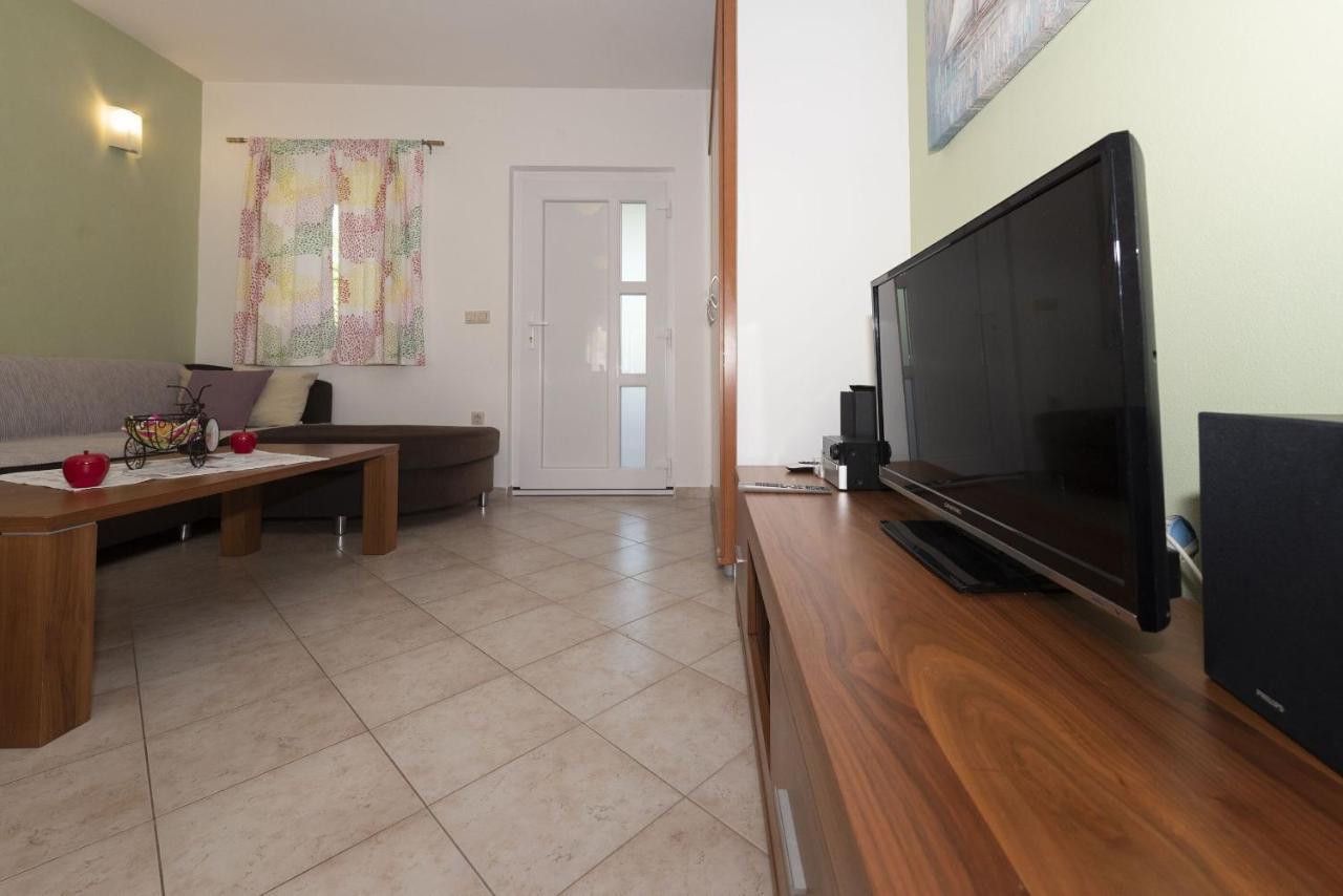 Apartments Max Ražanac Εξωτερικό φωτογραφία